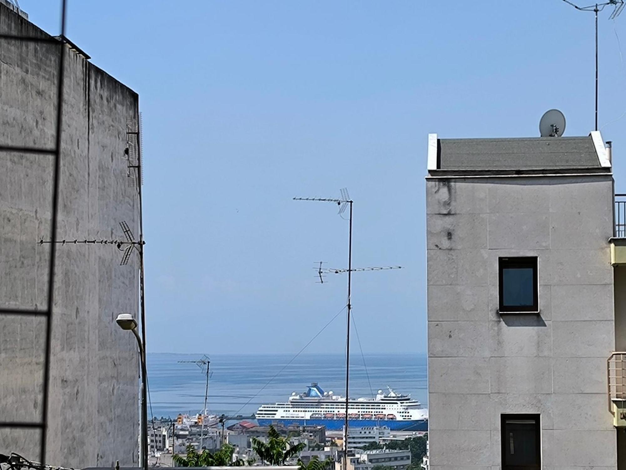 Port View, Veranda, 80 Sqm, Spacious Place For 6 Thessaloníki Eksteriør bilde