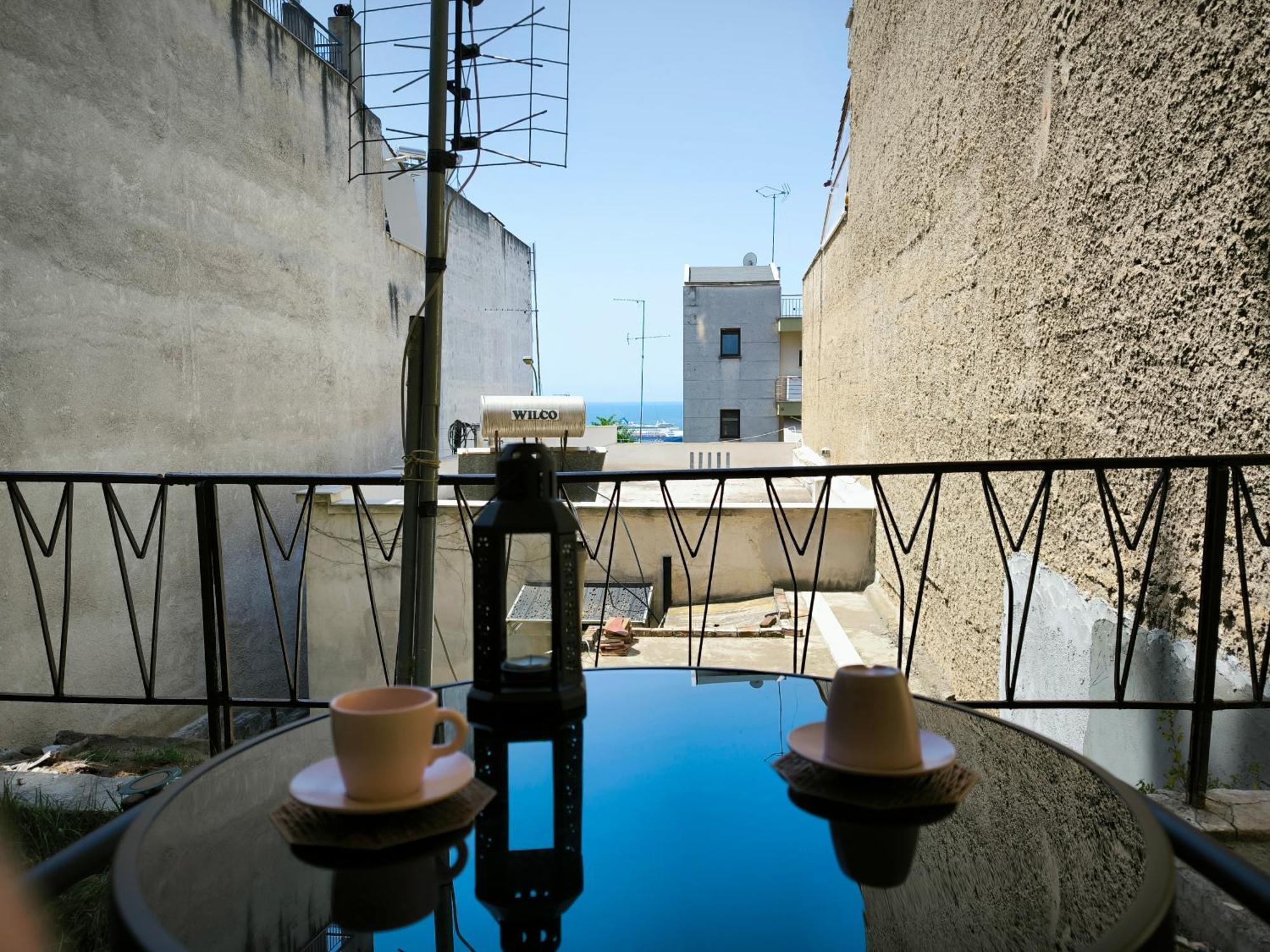 Port View, Veranda, 80 Sqm, Spacious Place For 6 Thessaloníki Eksteriør bilde